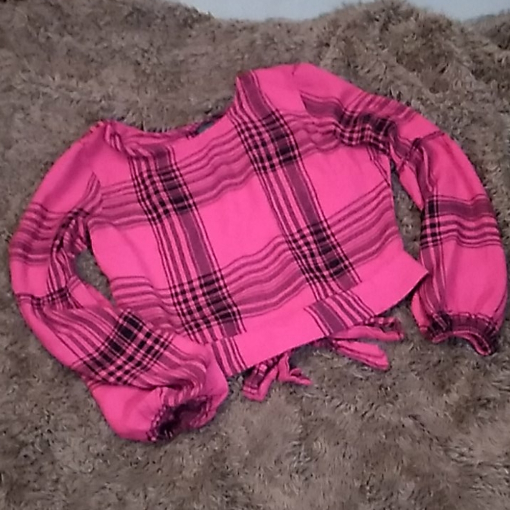Cropped hot pink 💗 plaid shirt